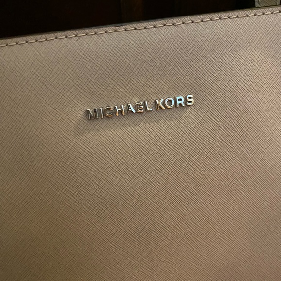 Michael Kors Rivington Tote - Picture 3 of 16